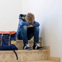 Оренбурженка избила сына зарядным устройством от сотового из-за ошибки в домашнем задании