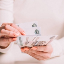 Жительница Оренбурга, решив стать инвестором, отдала мошенникам 2,7 млн рублей