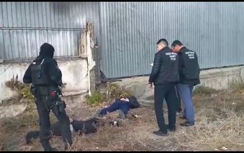 Задержанных за разбой орских полицейских пока оставили под стражей