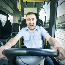 В Орске водителя автобуса уволили из-за отказа выполнять работу кондуктора