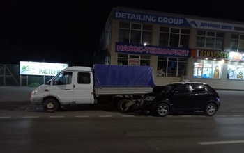В Оренбурге во время ДТП водитель легковушки получил проникающее ранение глаза (18+)