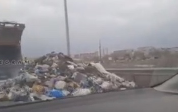 В Оренбурге на Загородном шоссе загорелся груженый мусоровоз