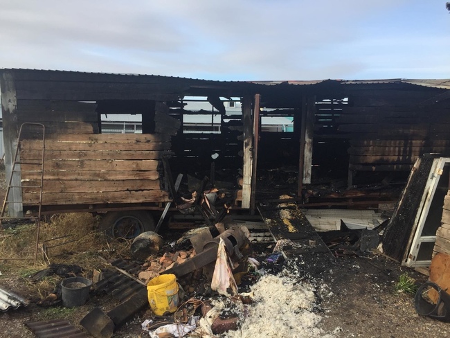 В Оренбуржье во время пожара в бытовом вагончике пострадал 54-летний мужчина