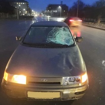 В Бугурусланском районе водитель ВАЗа сбил женщину, переходившую дорогу не по 