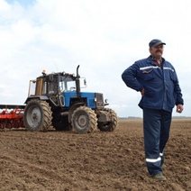 В Оренбургской области председатель колхоза платил работникам меньше половины зарплаты
