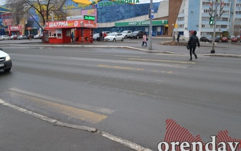 «Долговечная» разметка исчезла с большинства улиц Оренбурга