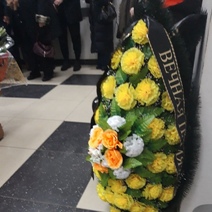 В Оренбурге простились с убитыми домашним тираном матерью и дочерью (18+)