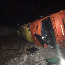 В ночном ДТП под Бугурусланом погиб 62-летний водитель КАМАЗа (18+)