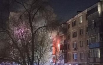 В Оренбурге из-за пожара в пятиэтажке на Гагарина ночью эвакуировали людей 