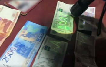 Участковый из Орска за взятки с самогонщицы ждет суда
