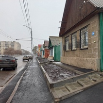 Кривой тротуар на Туркестанской оренбуржцы могут забыть как страшный сон