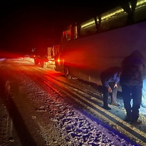 В Тюменской области на трассе сломался автобус с вахтовиками из Оренбурга