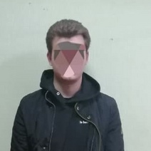 В Оренбурге мужчина с пистолетом ограбил цветочный магазин