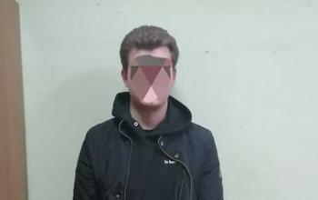 В Оренбурге мужчина с пистолетом ограбил цветочный магазин