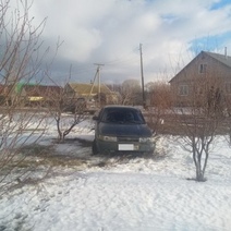 В Октябрьском районе пьяный мужчина съехал в кювет на угнанной машине