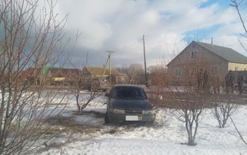 В Октябрьском районе пьяный мужчина съехал в кювет на угнанной машине