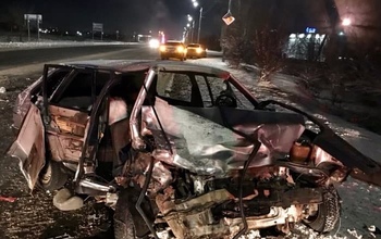 В Оренбурге при лобовом столкновении от автомобилей осталась груда металла