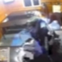 В Оренбурге мужчину жестоко избили в баре из-за неправильной игры в нарды (18+)