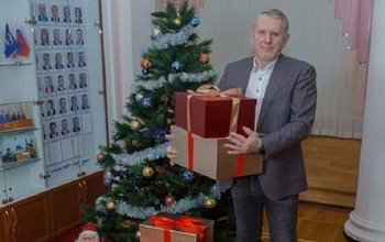 Депутаты Заксоба Оренбургской области расщедрились лишь на 10 новогодних подарков