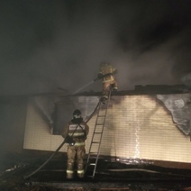 Ещё одна трагедия на пожаре произошла в Оренбуржье: два человека погибли в Старой Тепловке