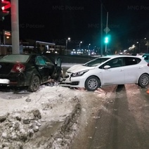В Оренбурге после ДТП четыре человека самостоятельно не смогли выбраться из авто