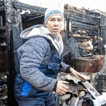 Многодетной семье погорельцев из Оренбургского района требуется помощь