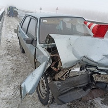 Под Гаем спасателям пришлось извлекать из машины пострадавшего в ДТП водителя