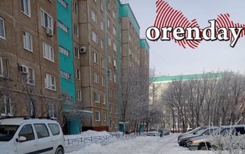 Уборка снега в Оренбурге затянулась: до некоторых дворов так и не доехала спецтехника