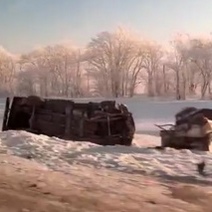 В районе села Майорское в кювете оказались два авто