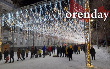 Большая часть пришедших на площадь Ленина в Оренбурге всё-таки не увидела праздничный салют