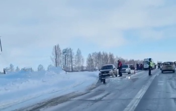 В Шарлыкском районе столкнулись три автомобиля, есть пострадавшие