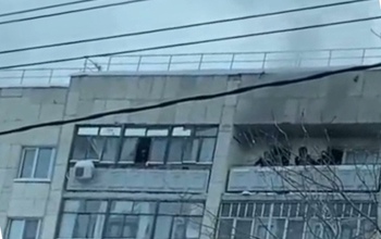 В Оренбурге из-за пожара на улице Алтайской эвакуировали 7 человек