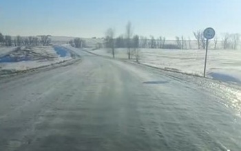 Некоторые школьники в Оренбуржье сегодня остались дома из-за гололеда