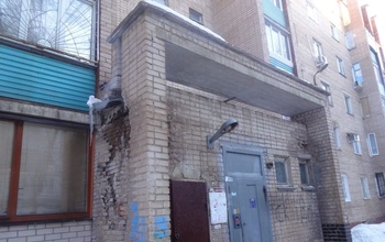 В Оренбурге жильцы общежития по ул. Кольцевой опасаются обрушения