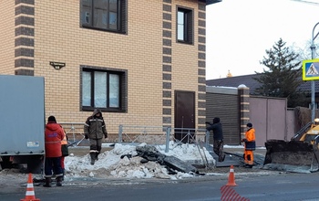 Под Старый Новый год дорожники в Оренбурге вспомнили про любимый тротуар