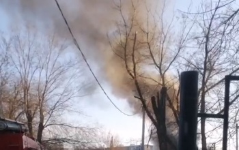 В Оренбурге у школы №67 сгорел автомобиль