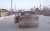 В Оренбуржье сотрудники ДПС стреляли по колёсам авто: очевидец метнул в лобовое стекло лопату