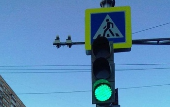 В Оренбурге на 51-м перекрестке планируют установить секцию светофора для пешеходов