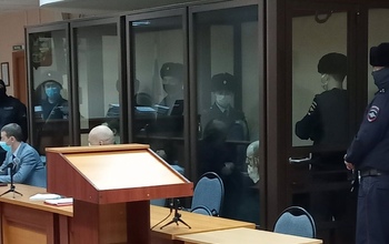 Руководителей ОПГ оренбургских киллеров Оршлета и Бертхольца доставили в областной суд (18+)
