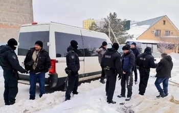 В Оренбурге омоновцы забрали со строек 11 мигрантов