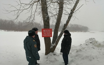 В Оренбурге на реке Урал установили новые запрещающие знаки