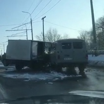 В Оренбурге на мосту на пр. Братьев Коростелевых столкнулись три авто: движение в сторону центра затруднено