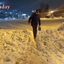 Снег в скверах Оренбурга чистят так, что ни пройти - ни посидеть