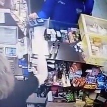 В Оренбурге молодой вейпер ограбил магазин