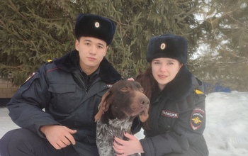 Полицейские из Новоорского района спасли и приютили собаку