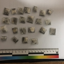 В Оренбурге у молодого закладчика обнаружили более 300 свертков с наркотиками