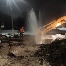 В Орске всю ночь ликвидировали коммунальную аварию