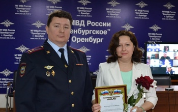 В Оренбурге наградили женщину, которая остановила потерявший управление автобус
