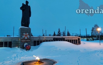 В Асекеево Мемориал воинской Славы снова утопает в снегу