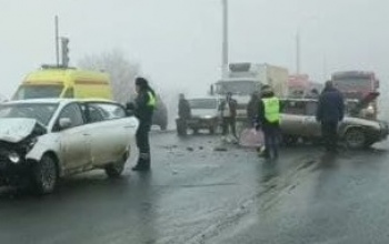 Жесткое ДТП под Оренбургом: на месте ГИБДД, скорая и пожарные